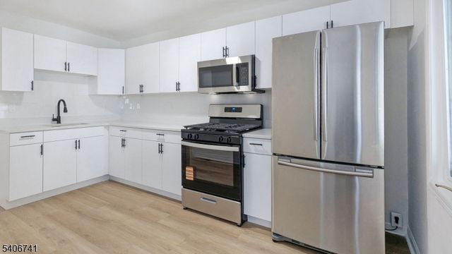 344 Maplewood Ave, Clifton City, NJ 07013