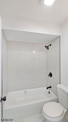 344 Maplewood Ave, Clifton City, NJ 07013