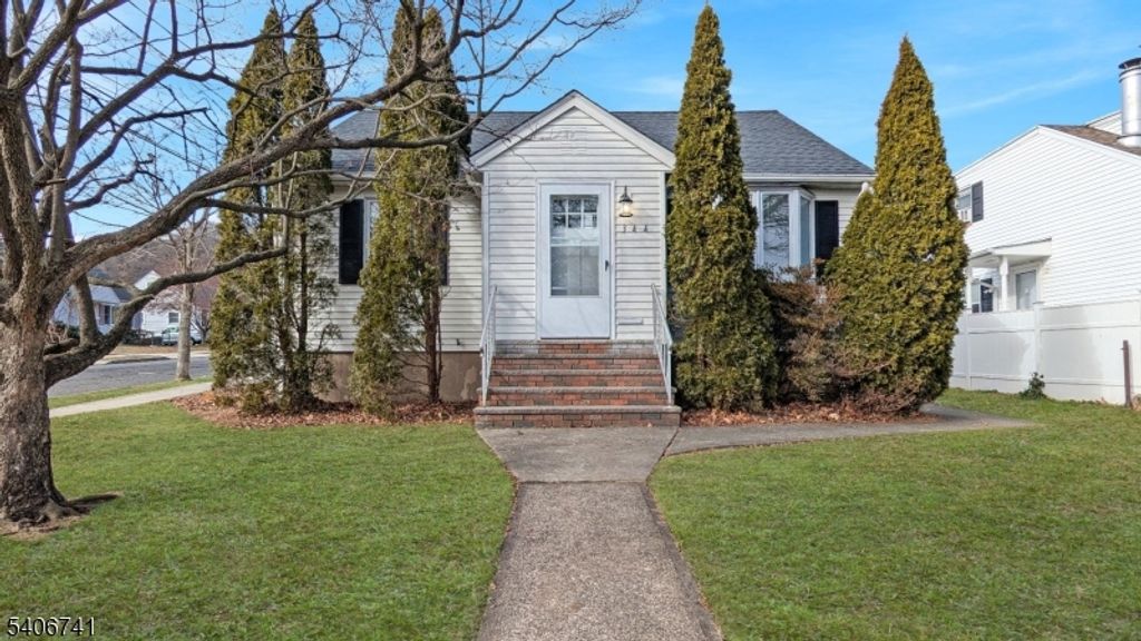 344 Maplewood Ave, Clifton City, NJ 07013