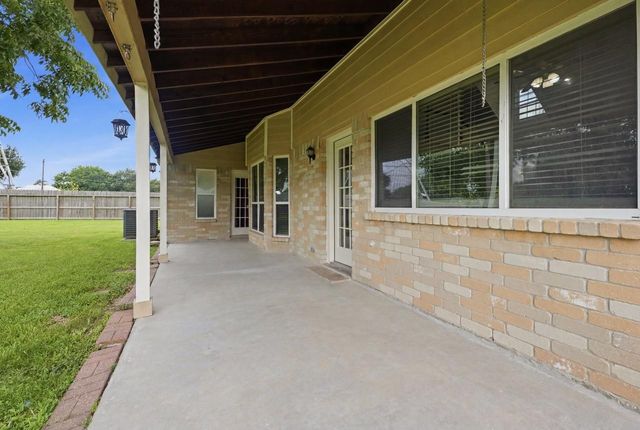 2017 Eastwind Drive, Deer Park, TX 77536