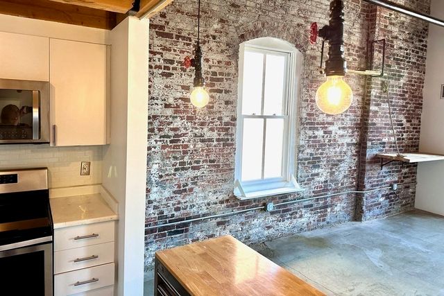 172 Middle St 311, Lowell, MA 01852