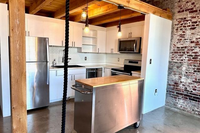 172 Middle St 311, Lowell, MA 01852