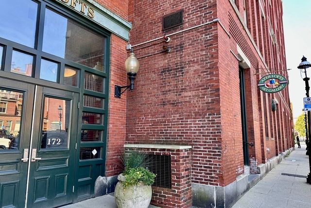 172 Middle St 311, Lowell, MA 01852
