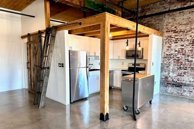 172 Middle St 311, Lowell, MA 01852