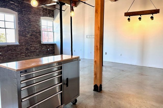 172 Middle St 311, Lowell, MA 01852