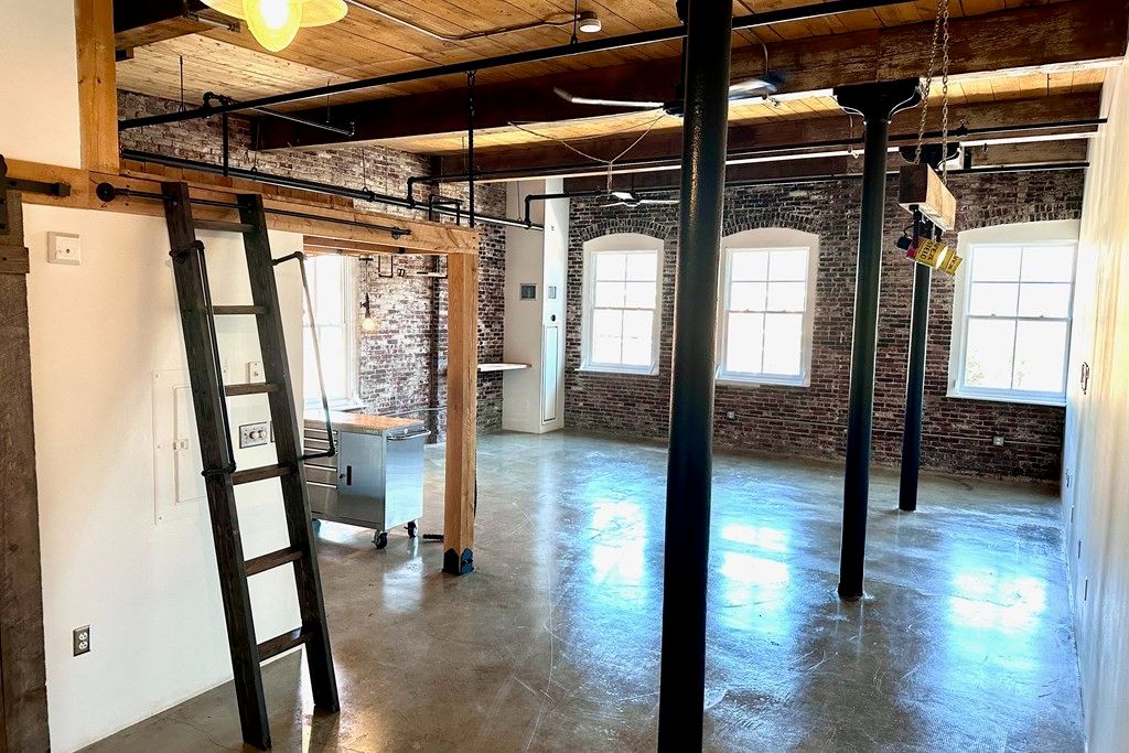 172 Middle St 311, Lowell, MA 01852