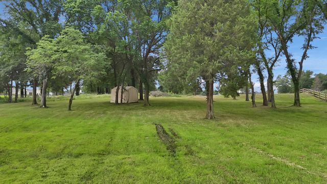 1511 Shoreline Drive, Mabank, TX 75143