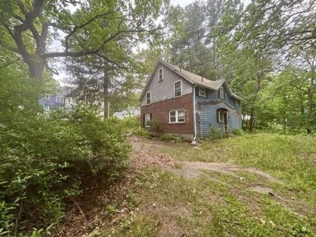 76 Summer Ave, Reading, MA 01867