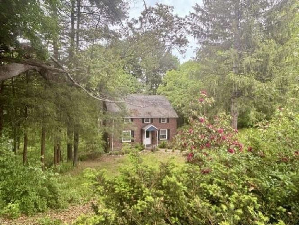 76 Summer Ave, Reading, MA 01867