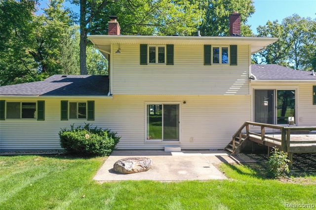 6158 Golfview Drive, Burton, MI 48509