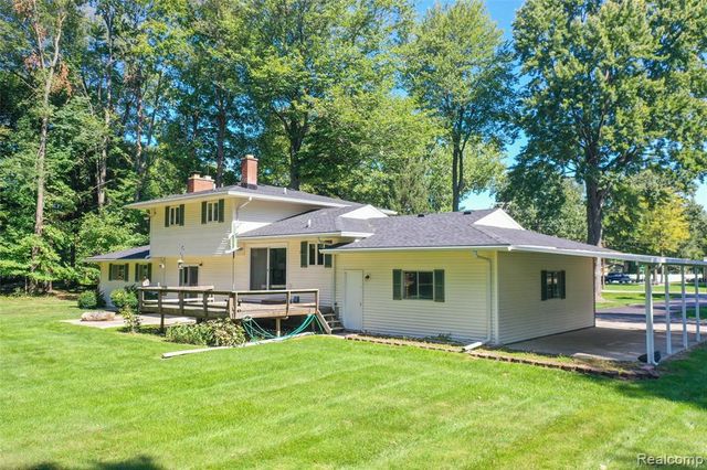 6158 Golfview Drive, Burton, MI 48509