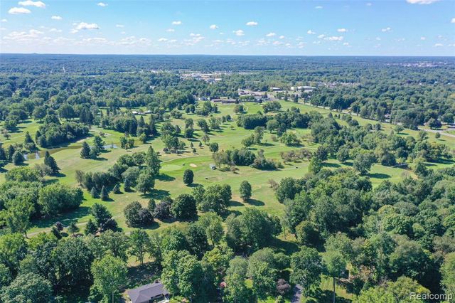 6158 Golfview Drive, Burton, MI 48509