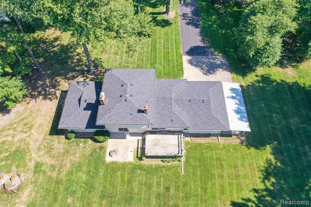6158 Golfview Drive, Burton, MI 48509