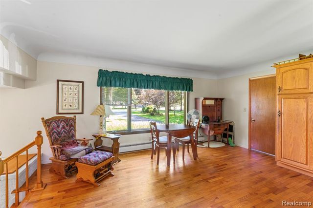 6158 Golfview Drive, Burton, MI 48509