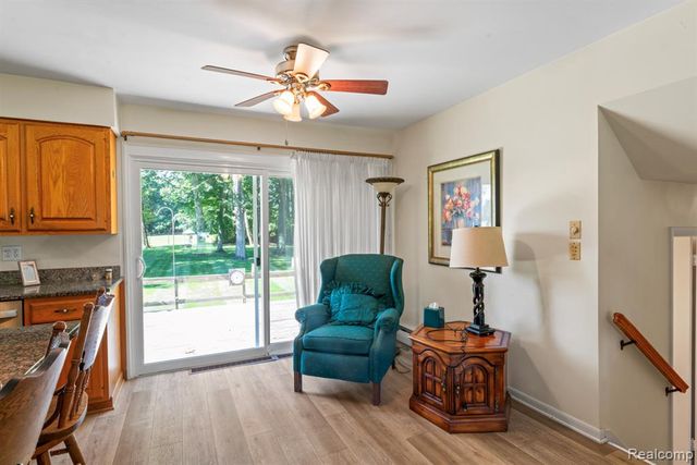 6158 Golfview Drive, Burton, MI 48509