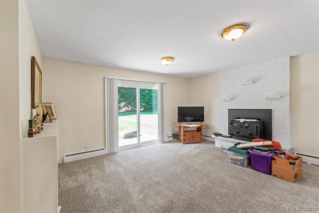 6158 Golfview Drive, Burton, MI 48509