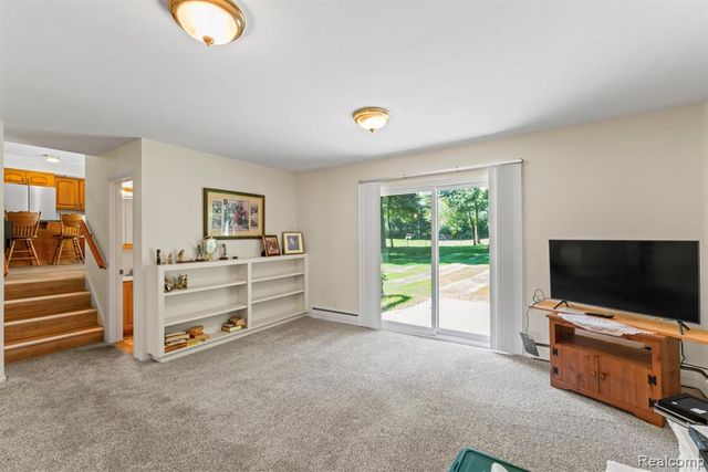 6158 Golfview Drive, Burton, MI 48509