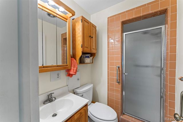 6158 Golfview Drive, Burton, MI 48509