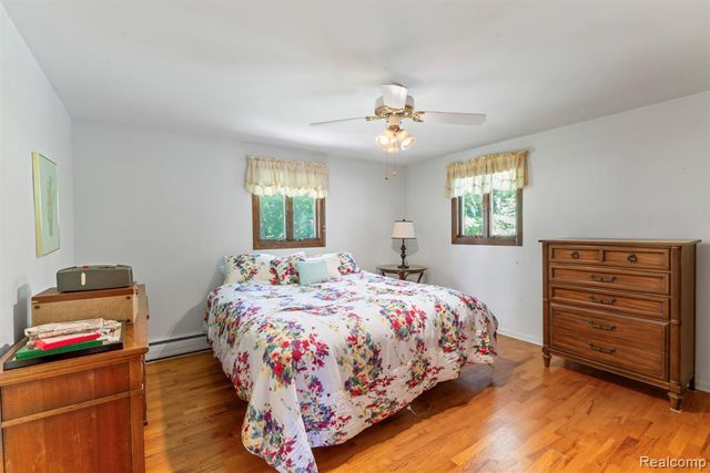 6158 Golfview Drive, Burton, MI 48509