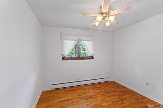 6158 Golfview Drive, Burton, MI 48509