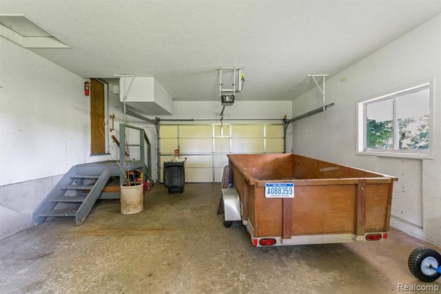 6158 Golfview Drive, Burton, MI 48509