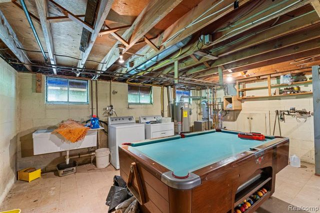 6158 Golfview Drive, Burton, MI 48509