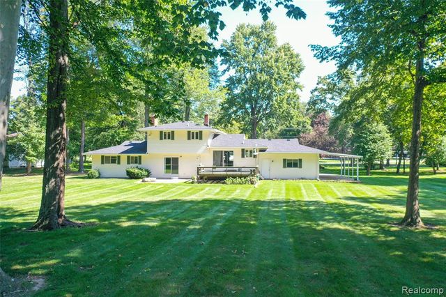 6158 Golfview Drive, Burton, MI 48509