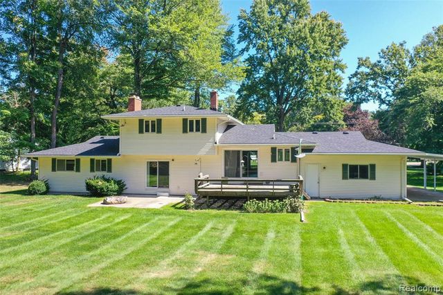 6158 Golfview Drive, Burton, MI 48509