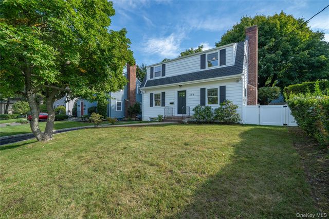 208 Lincoln Avenue, Eastchester, NY 10709