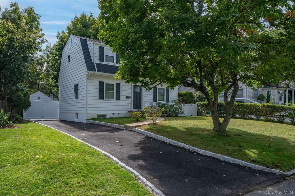 208 Lincoln Avenue, Eastchester, NY 10709