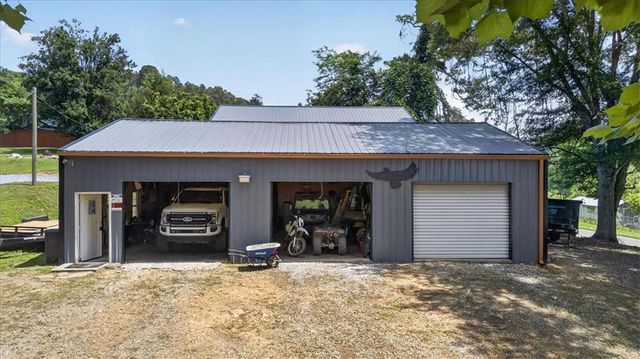 34 Bodie Road, Talking Rock, GA 30175