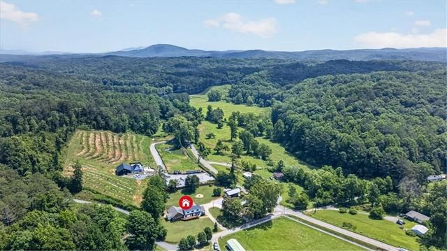 34 Bodie Road, Talking Rock, GA 30175