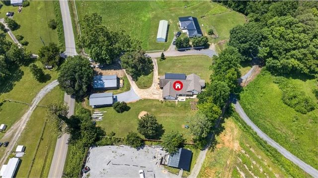 34 Bodie Road, Talking Rock, GA 30175