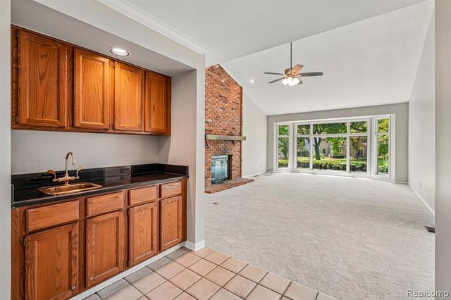 4523 Rivers Edge Drive, Troy, MI 48098