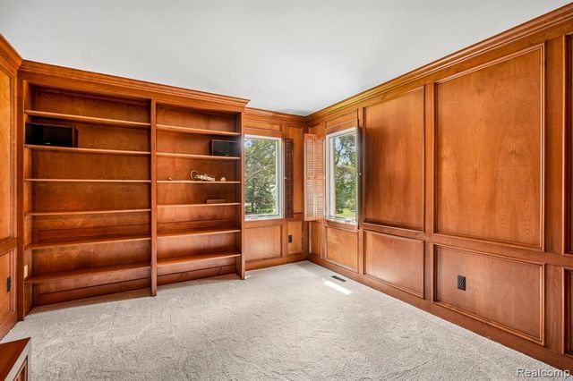 4523 Rivers Edge Drive, Troy, MI 48098