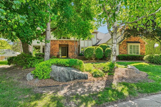 4523 Rivers Edge Drive, Troy, MI 48098
