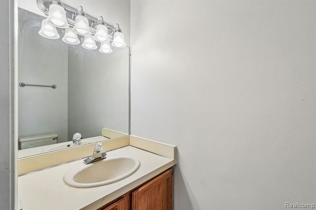 4523 Rivers Edge Drive, Troy, MI 48098