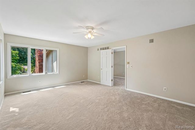 4523 Rivers Edge Drive, Troy, MI 48098