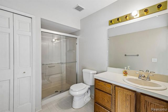 4523 Rivers Edge Drive, Troy, MI 48098