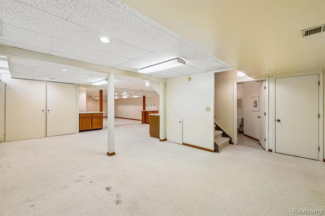 4523 Rivers Edge Drive, Troy, MI 48098