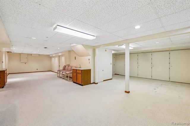4523 Rivers Edge Drive, Troy, MI 48098