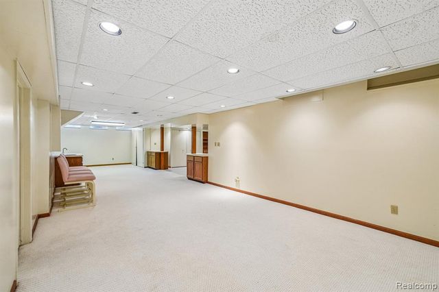 4523 Rivers Edge Drive, Troy, MI 48098