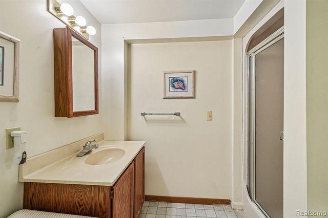 4523 Rivers Edge Drive, Troy, MI 48098