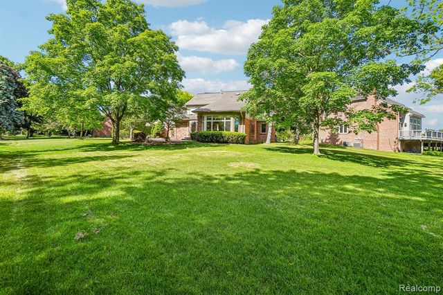 4523 Rivers Edge Drive, Troy, MI 48098