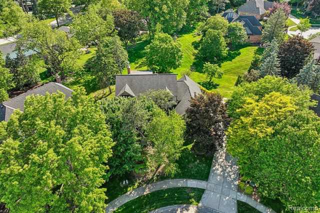 4523 Rivers Edge Drive, Troy, MI 48098