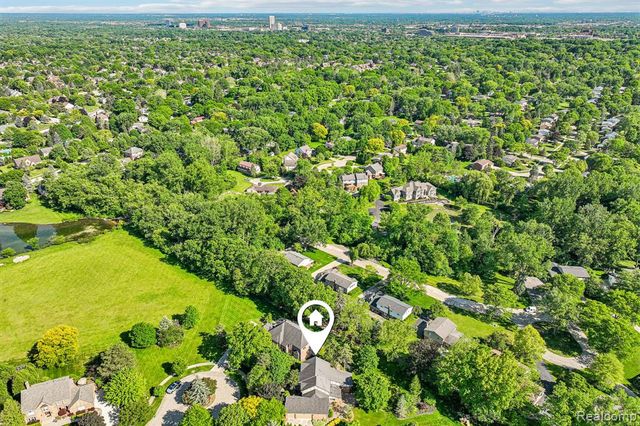 4523 Rivers Edge Drive, Troy, MI 48098