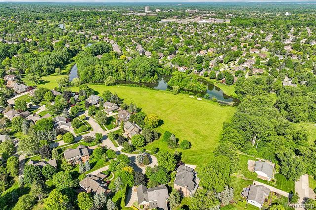 4523 Rivers Edge Drive, Troy, MI 48098