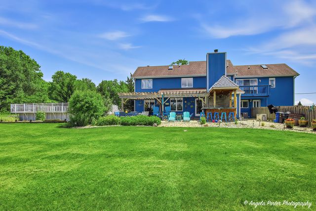 8302 White Oaks Road, Wonder Lake, IL 60097