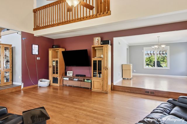 8302 White Oaks Road, Wonder Lake, IL 60097