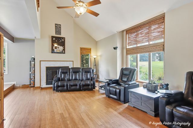 8302 White Oaks Road, Wonder Lake, IL 60097